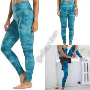 Free people movement good karma Blue tie dye leggings athletic loungewear yoga